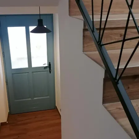 Lukova Hisa- Luka's House Počitniška hiša Vipava