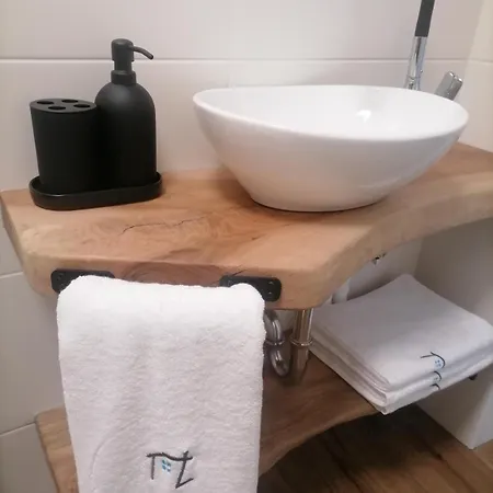 Dom wakacyjny Lukova Hisa- Luka's House *