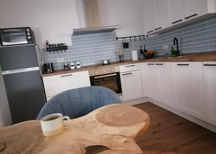 Počitniška hiša Lukova Hisa- Luka's House *